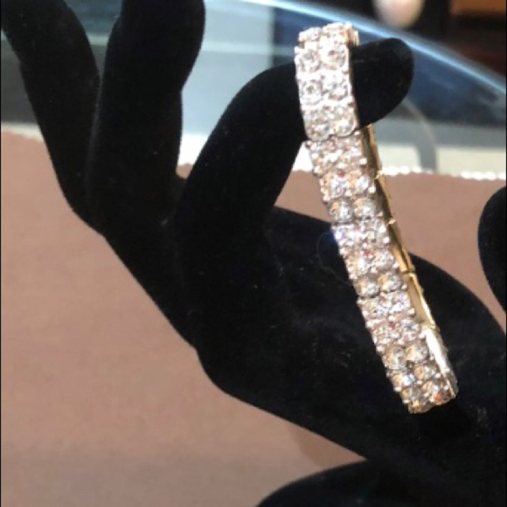 Simulated crystal stretch bracelet